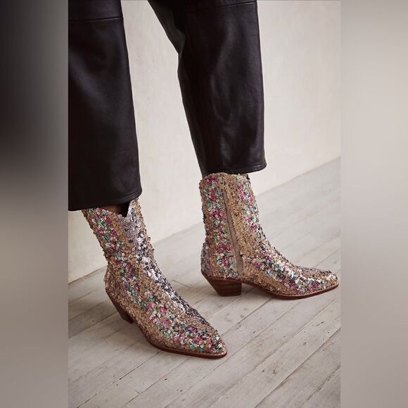 NEW MOMO NewYork ASTERIA SEQUIN ANKLE BOOTS X FREE PEOPLE - Picture 1 of 9